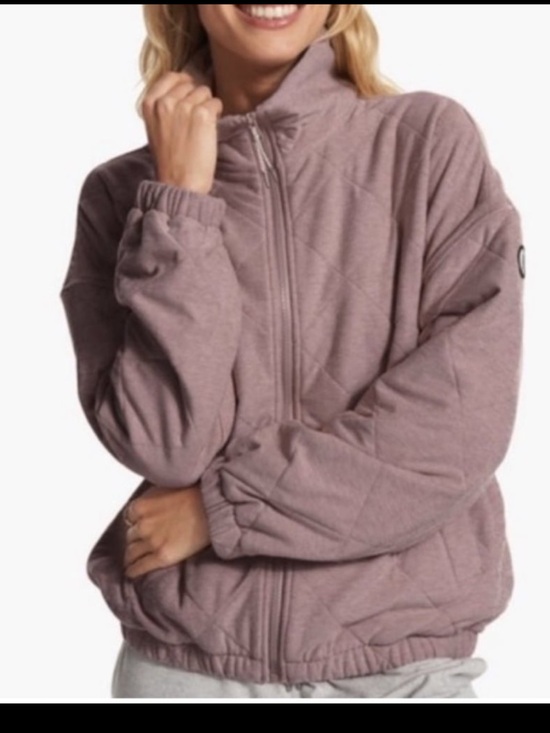 Vuori Jackets & Blazers - Vuori Halo Insulated Quilted Jacket Hazel Heather Small